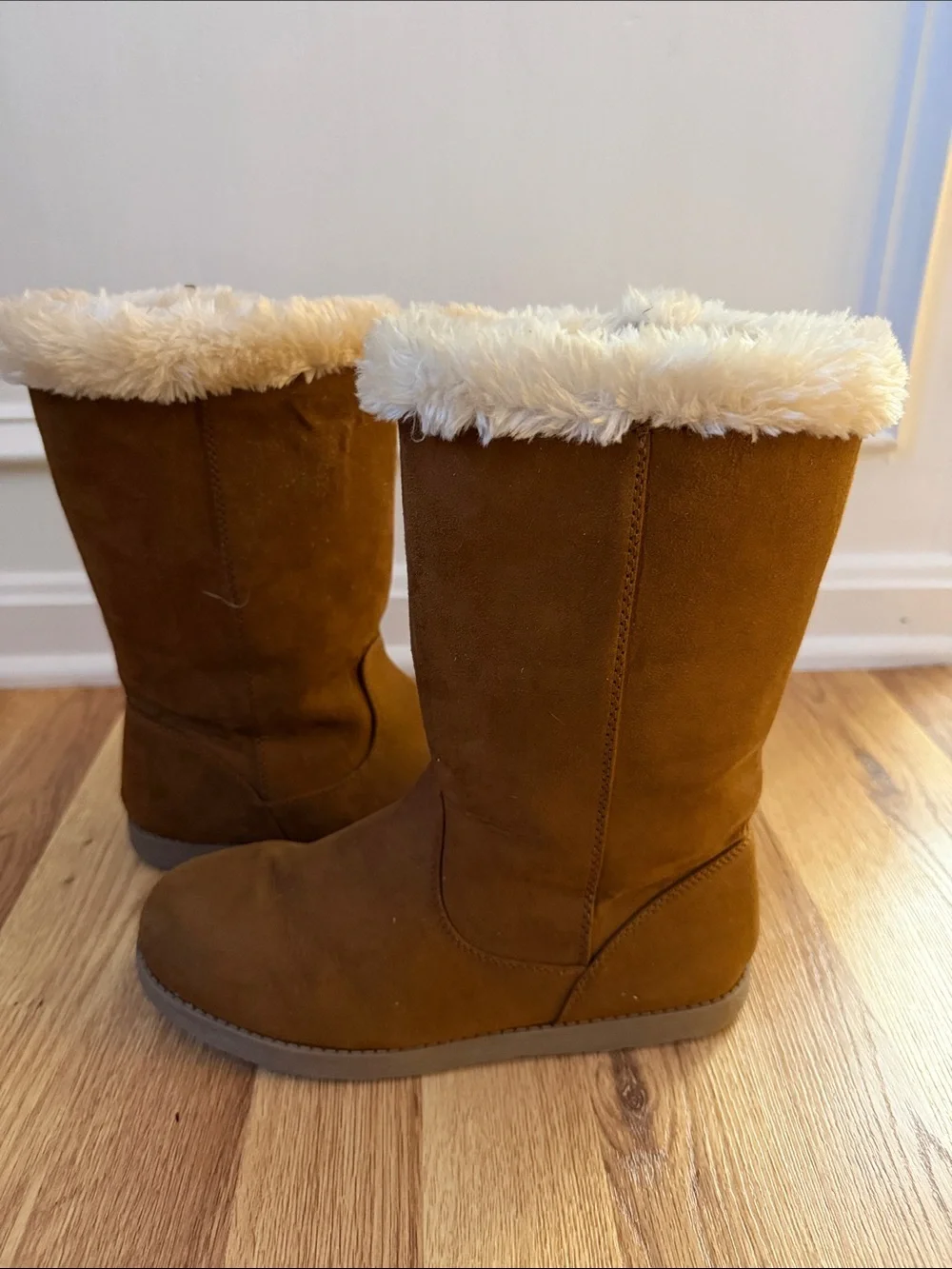 Cat & Jack Brown Faux-Suede Kids Boots with Cream Faux-Fur Cuff size 5